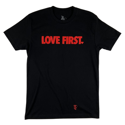 Camiseta de hombre "Love First" (negro/rojo) - Colección Love First