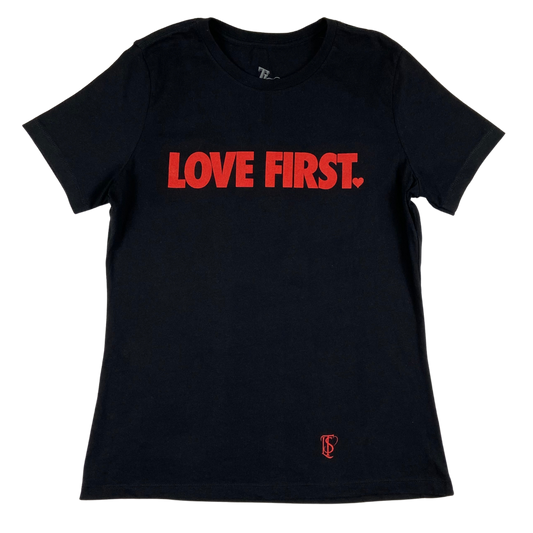 Camiseta de mujer "Love First" (negro/rojo) - Colección Love First